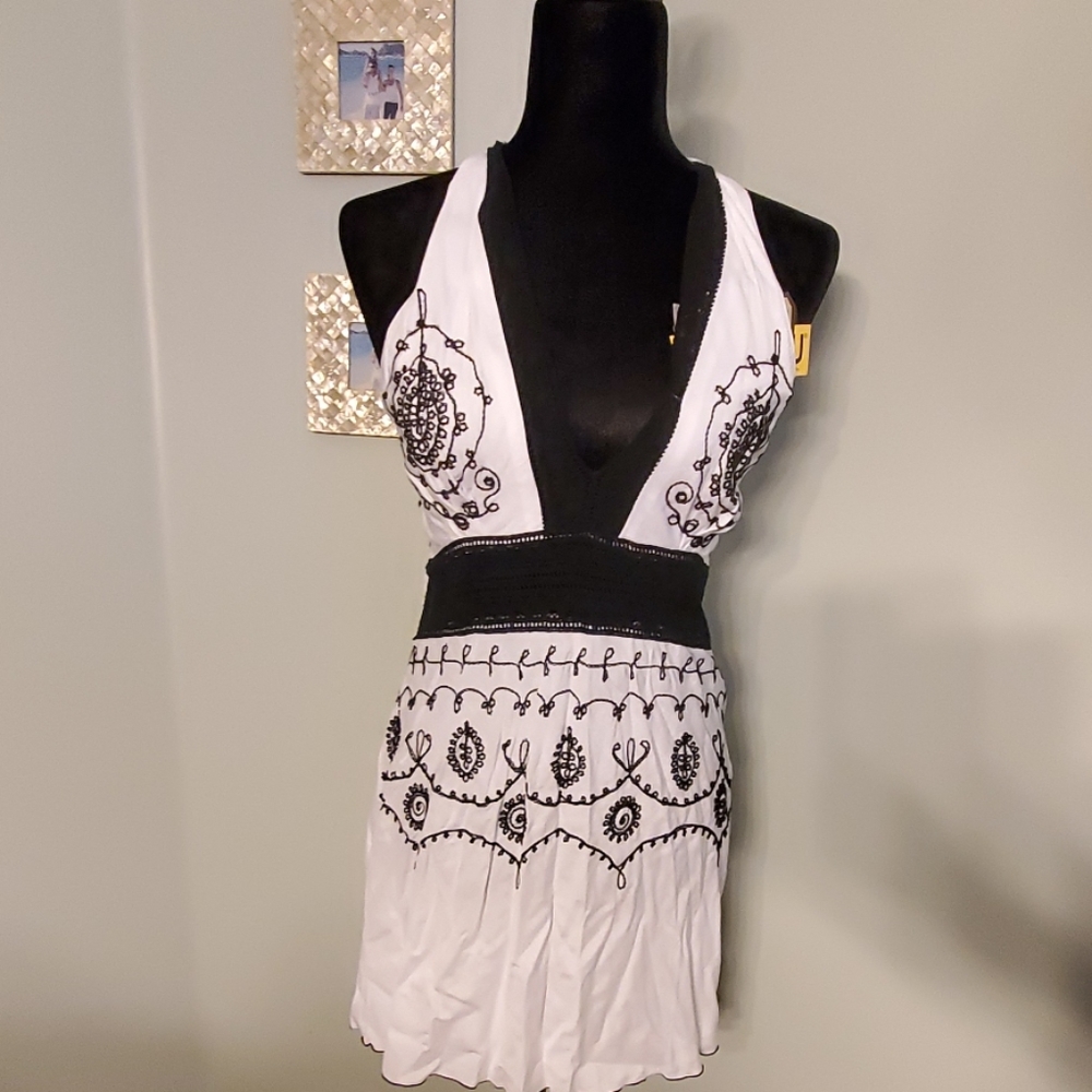 NWT- Ulawatu bali island dress - large